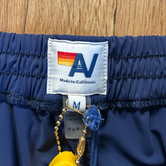 AVIATOR NATION flex jogger board short women’s navy rainbow stripe NWT size M - Picture 5 of 12
